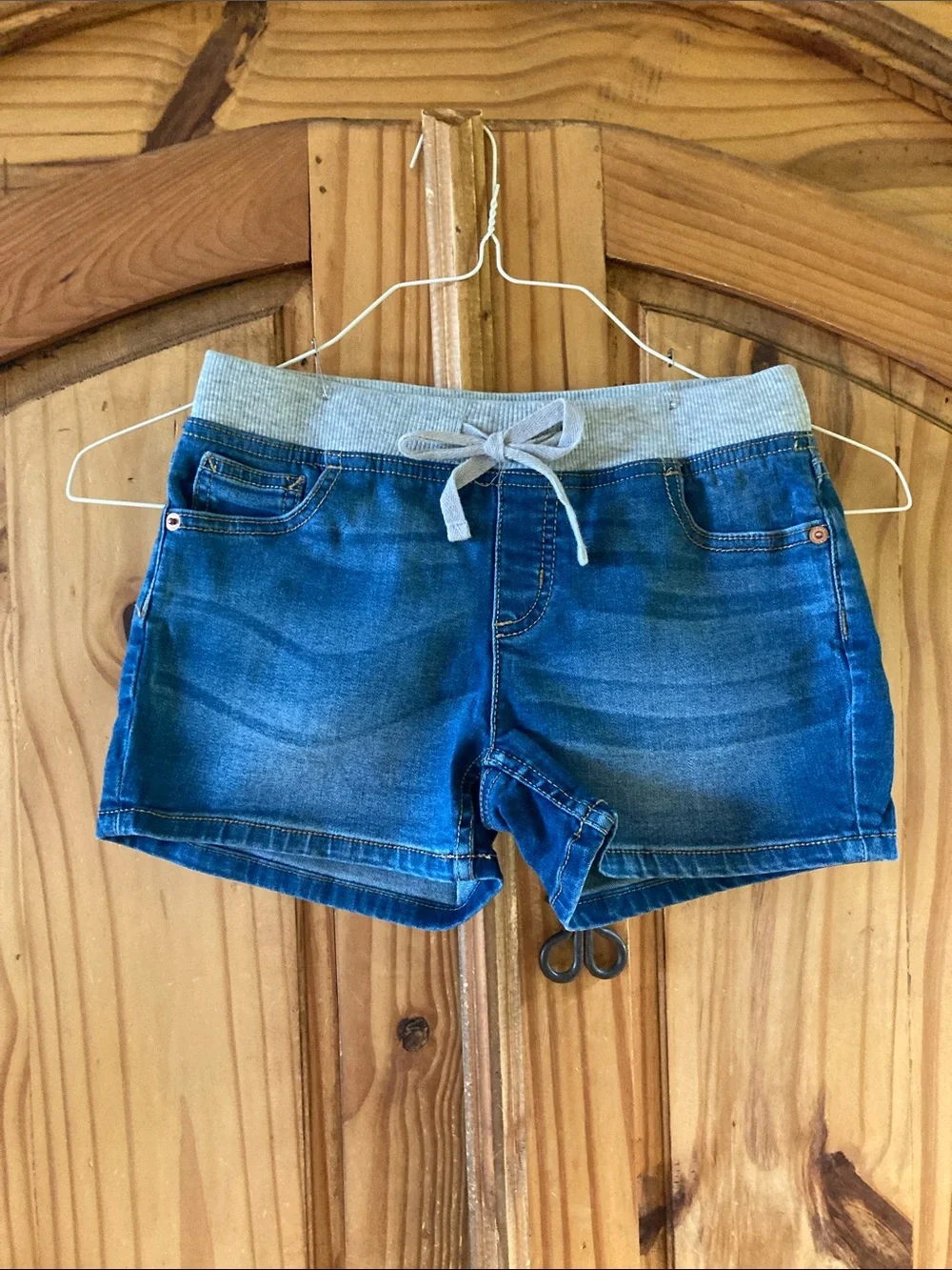 Girls Justice blue jean elastic waist shorts size 12